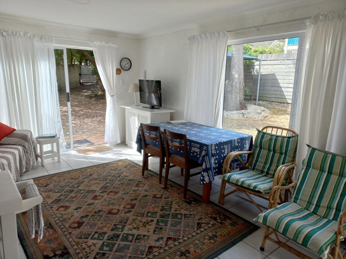 Onrus Garden Cottage, Sunny And Spacious Hermanus Exterior photo